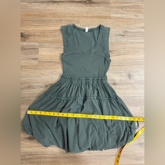 Daily Practice by Anthropologie Mini Bubble Dress
Ribbed Solid Smocked Sz S - Picture 12 of 14